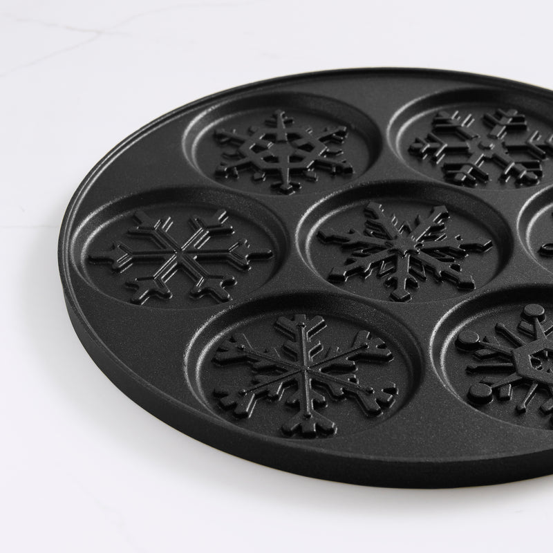 Falling Snowflakes Pancake Pan